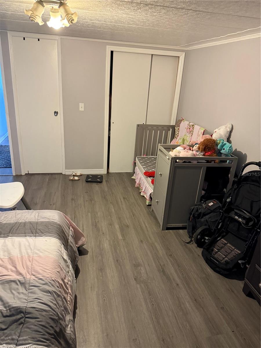 MASTER CLOSER  BEDROOM