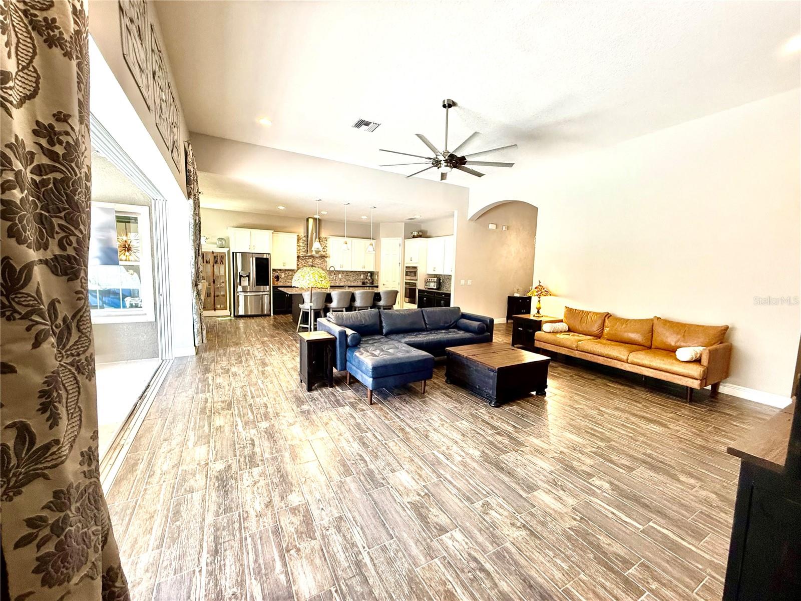 open concepted; tile flooring