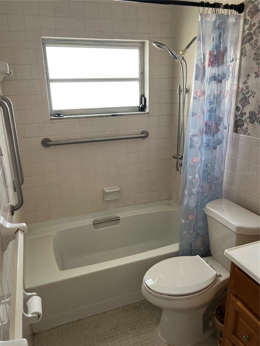 Full Bathroom