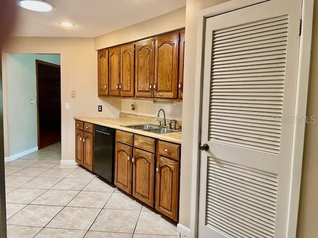 KITCHEN CLOSET PANTRY