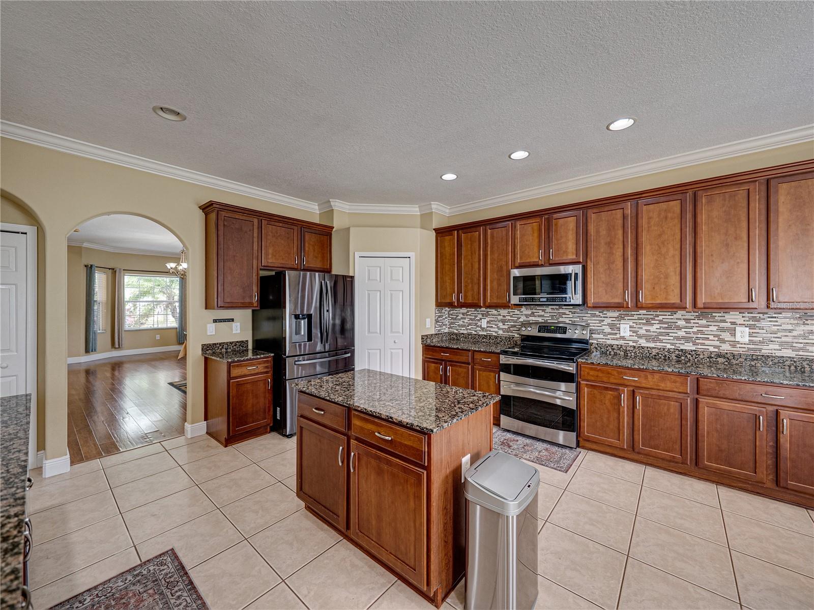 Kitchen- SS appliances