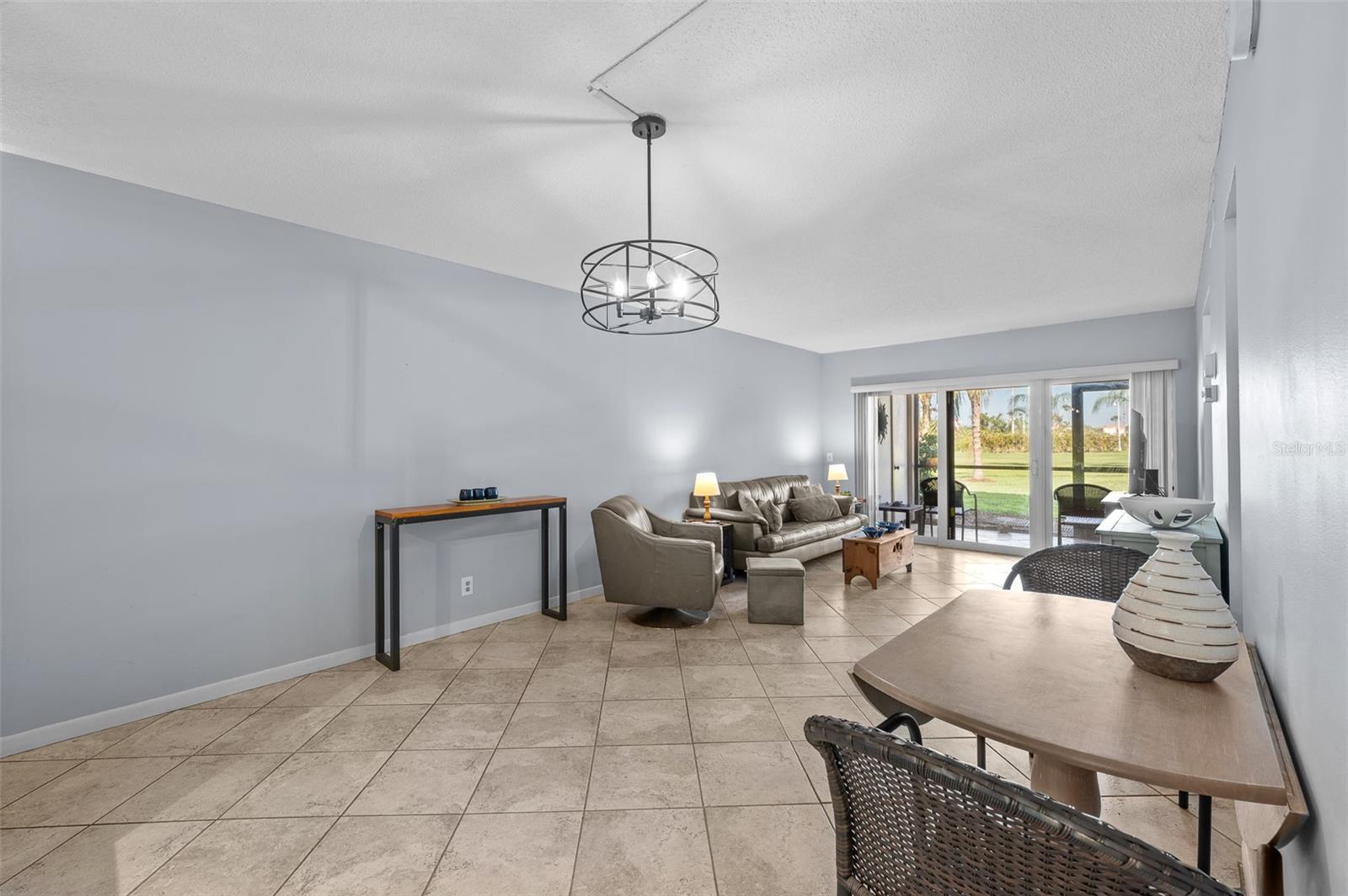 Dining/Living Room Area
