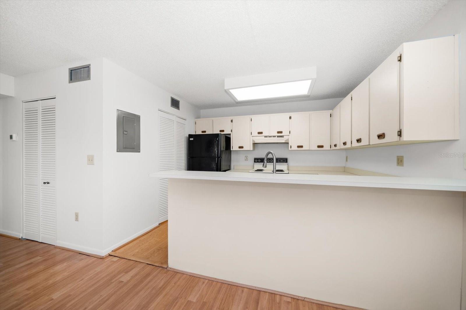 Kitchen BreakFast Bar