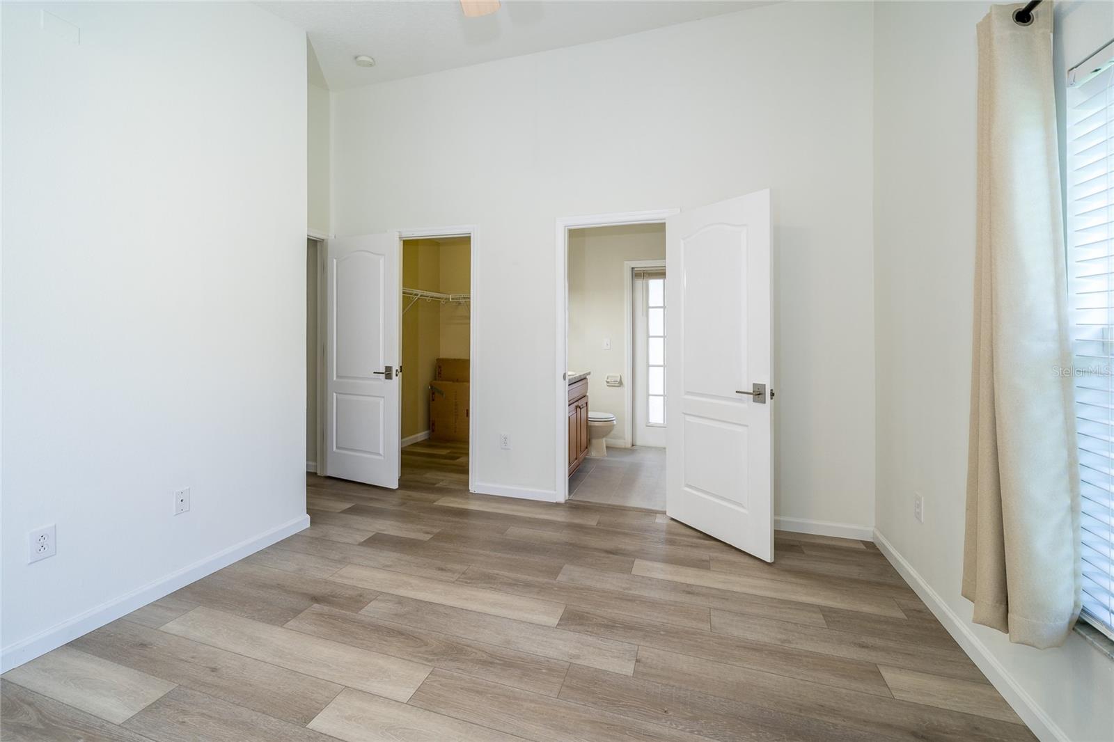 Bedroom2 ensuite Bath and Walk in Closet