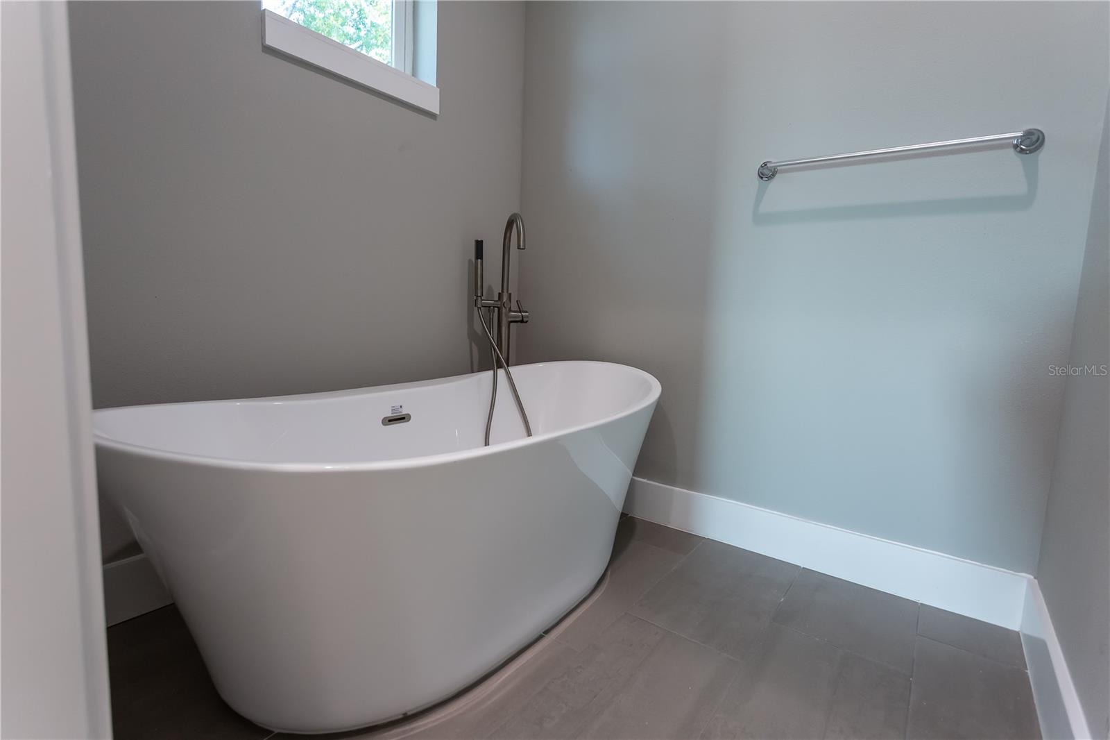 Primary Bathtub