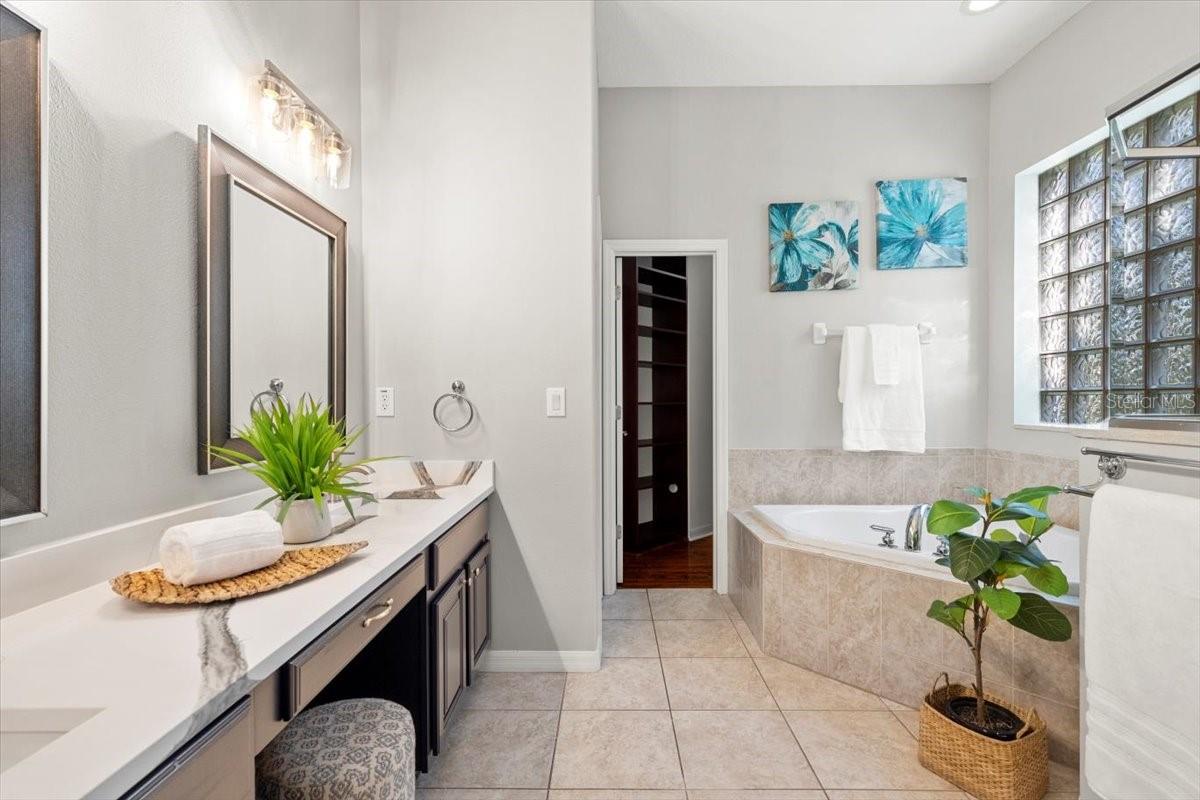 Dual Sinks