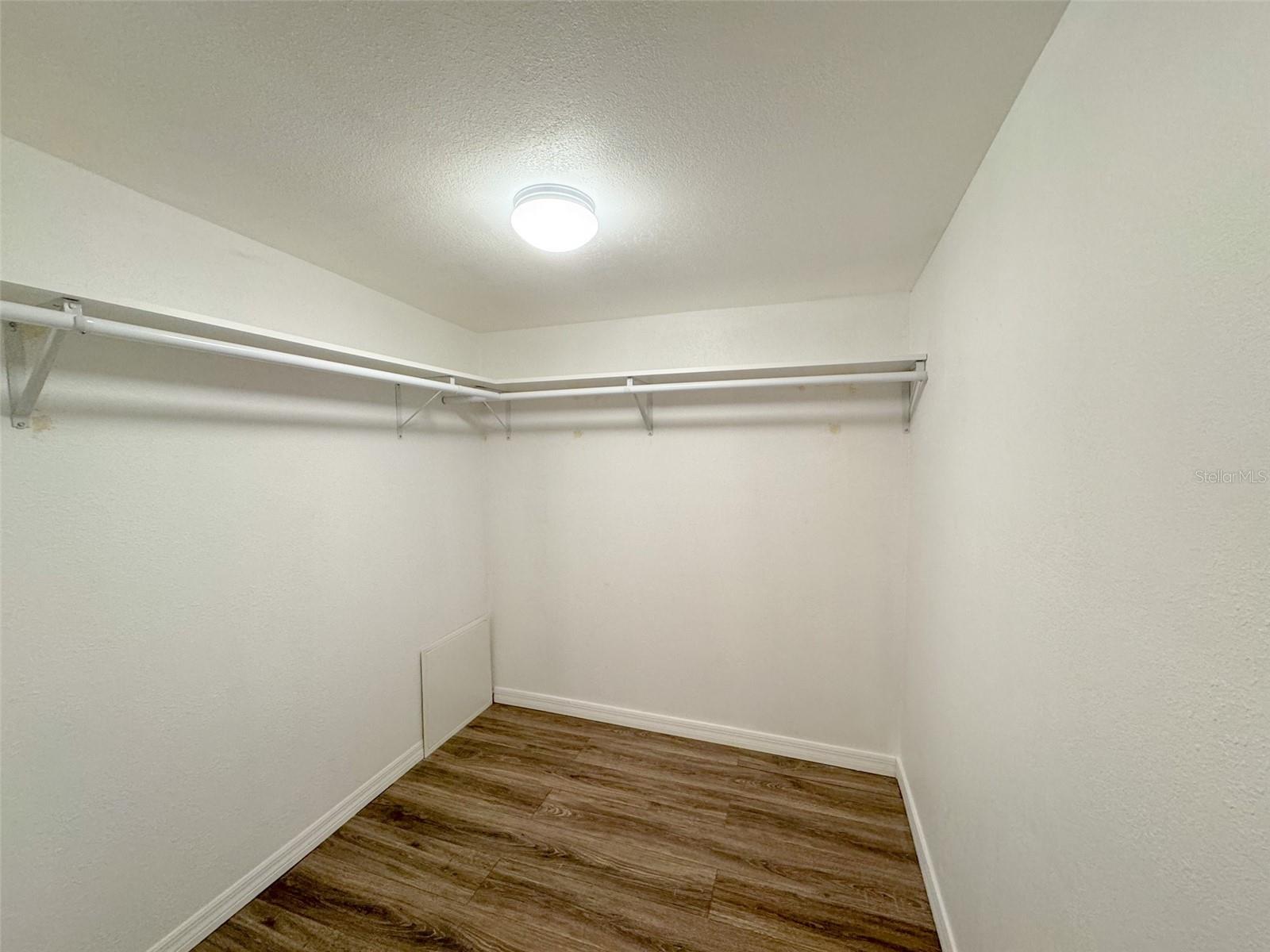 Walk-in closet