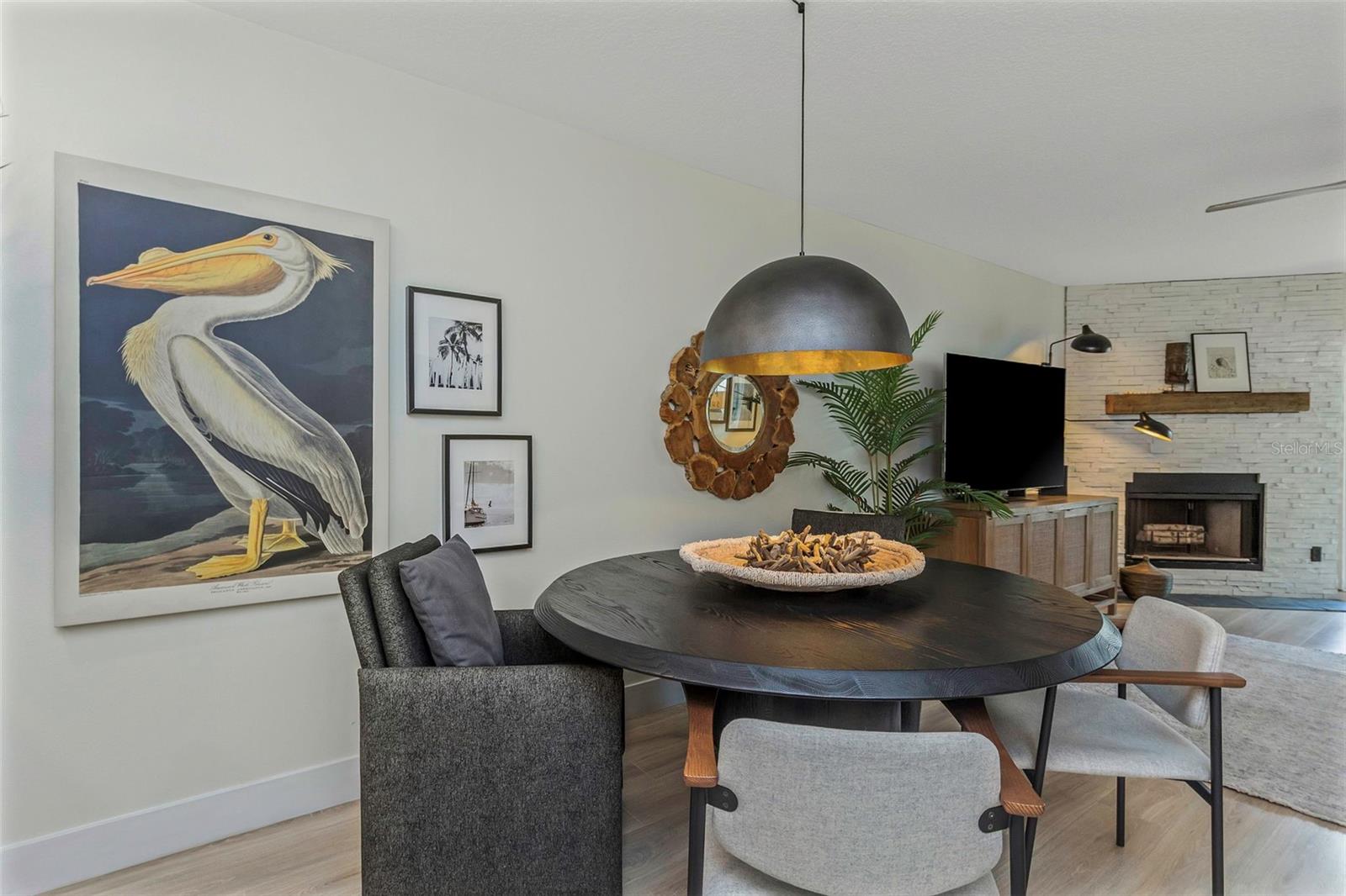 Perfect spacing for living/dining room
