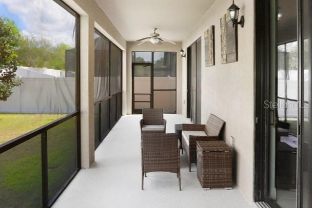 Look how BIG this lanai is!