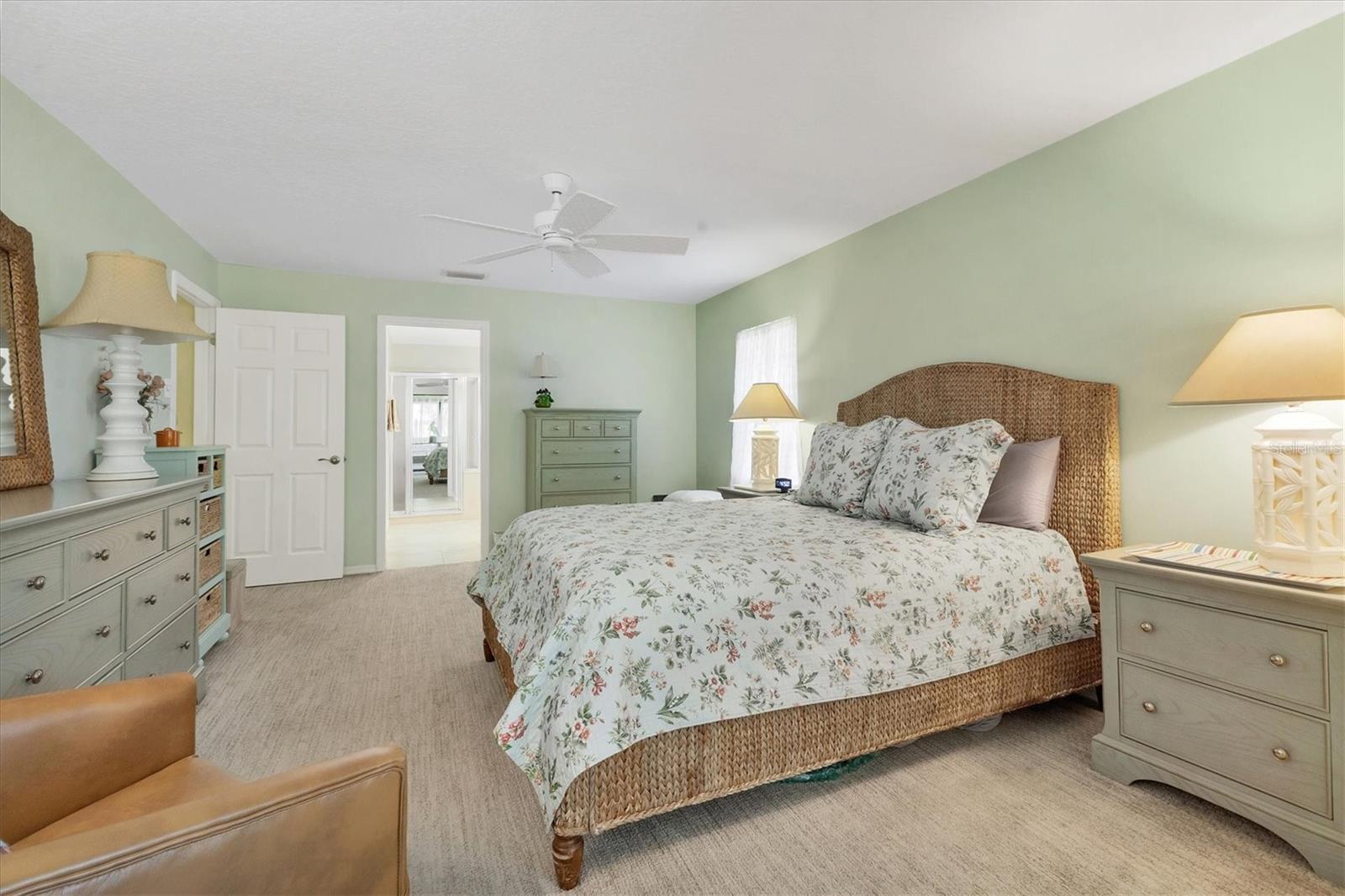 primary toward ensuite