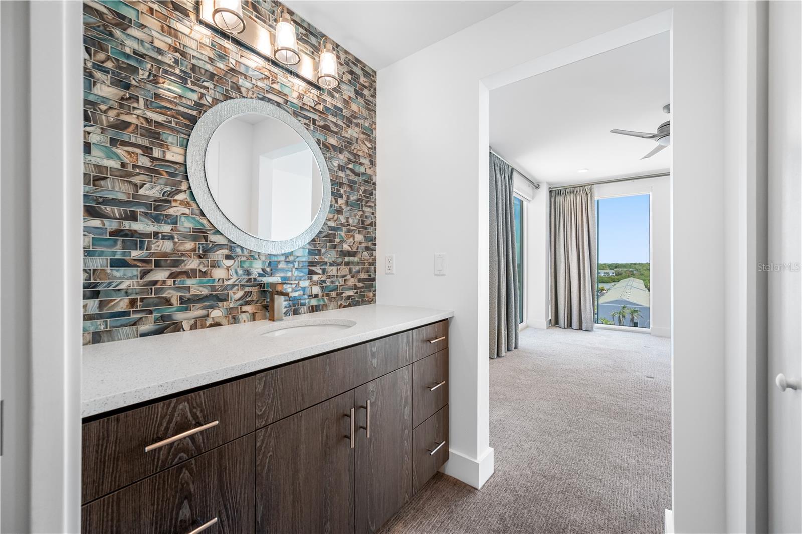 Ensuite bath for bedroom 2