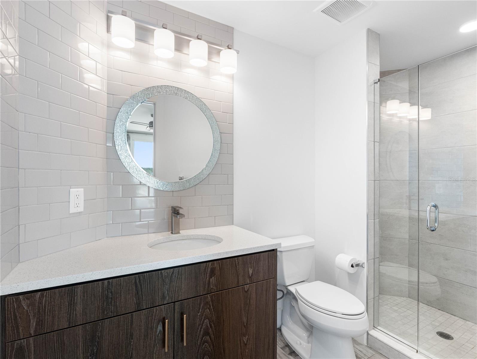 Ensuite Bath for Bedroom 3