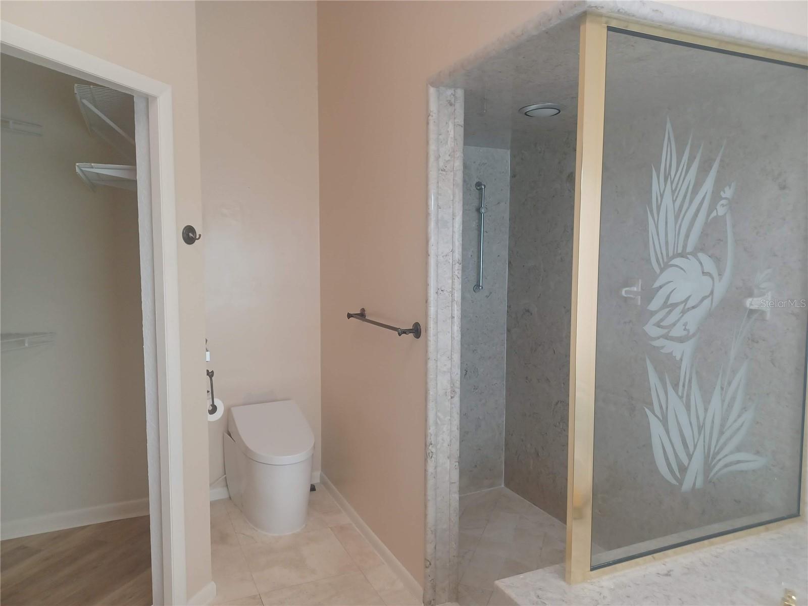 Primary Bath with walkin closet