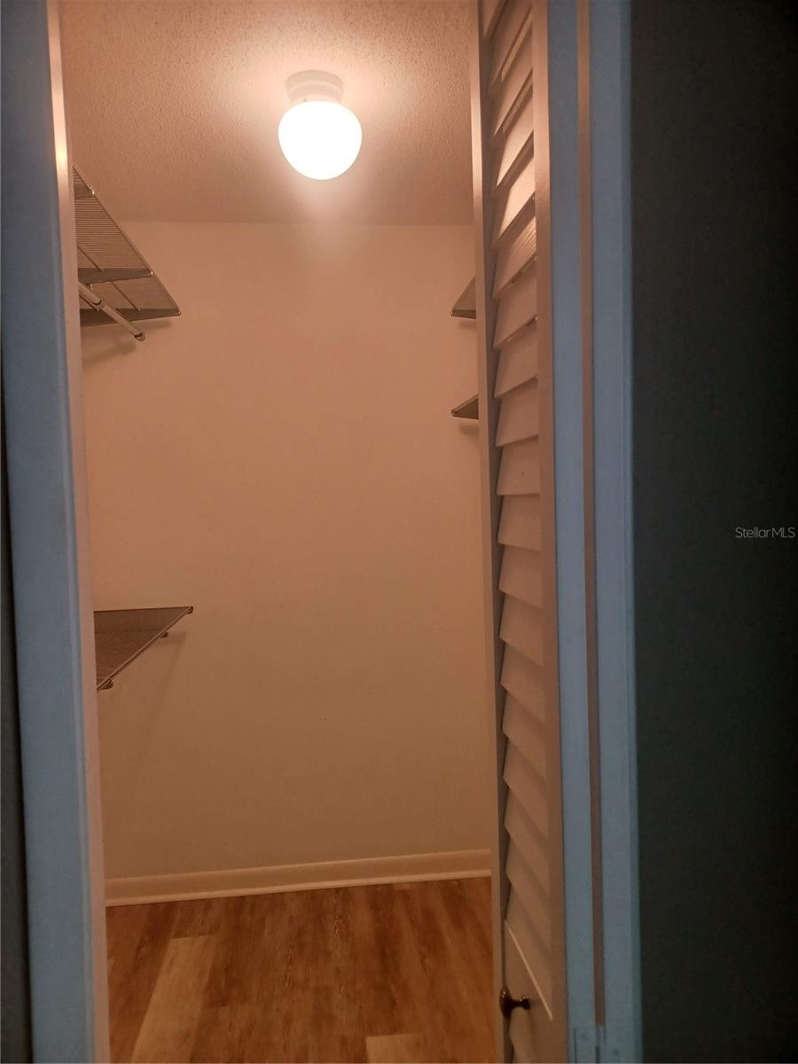 3rd Bedroom with walkin closet