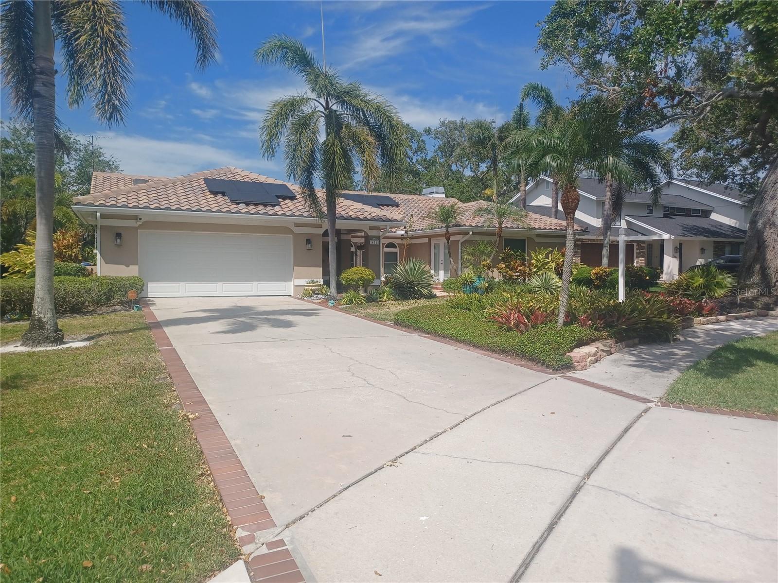 Attached 2 Car Garage