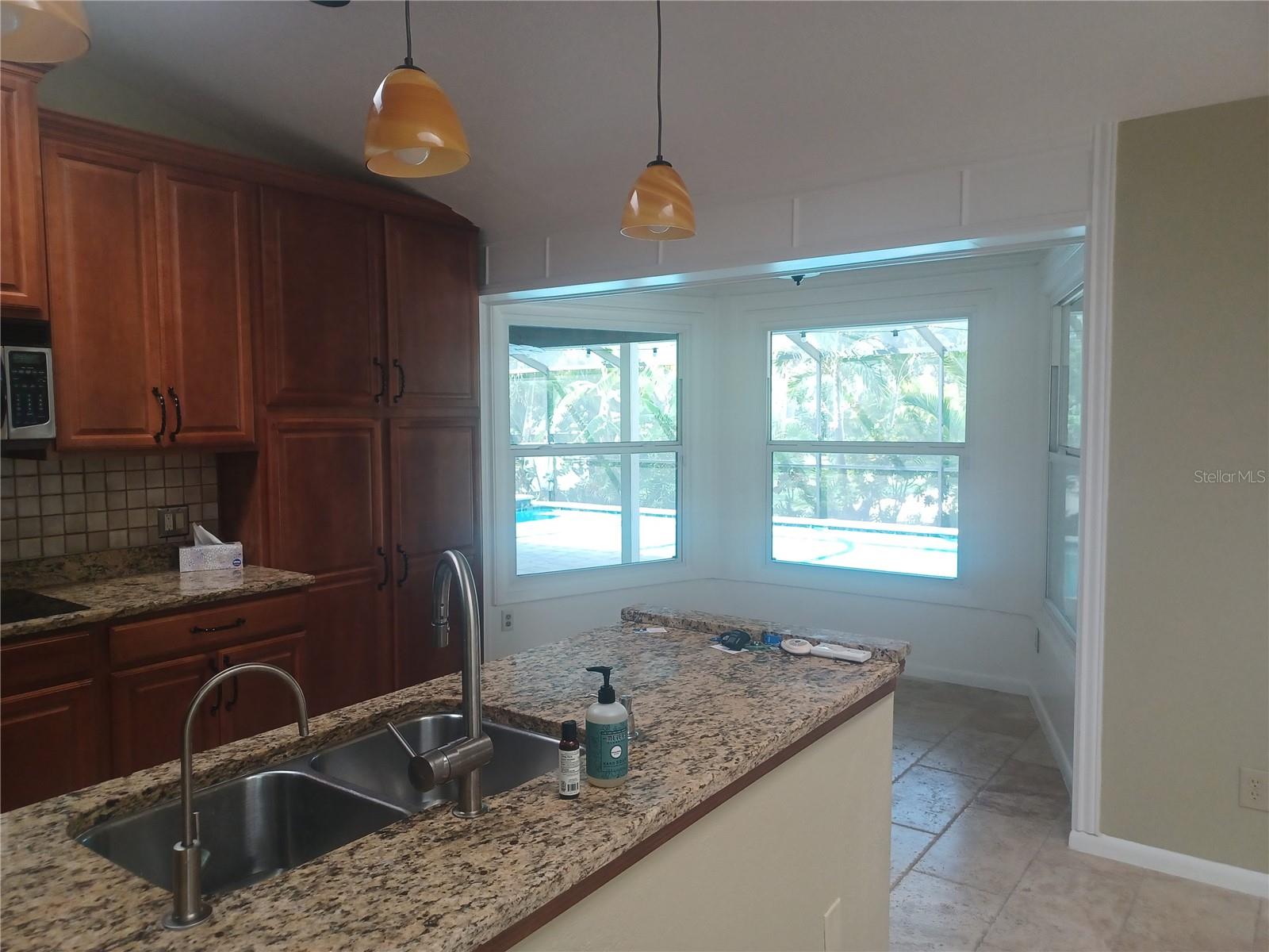 Kitchen with breakfast nook