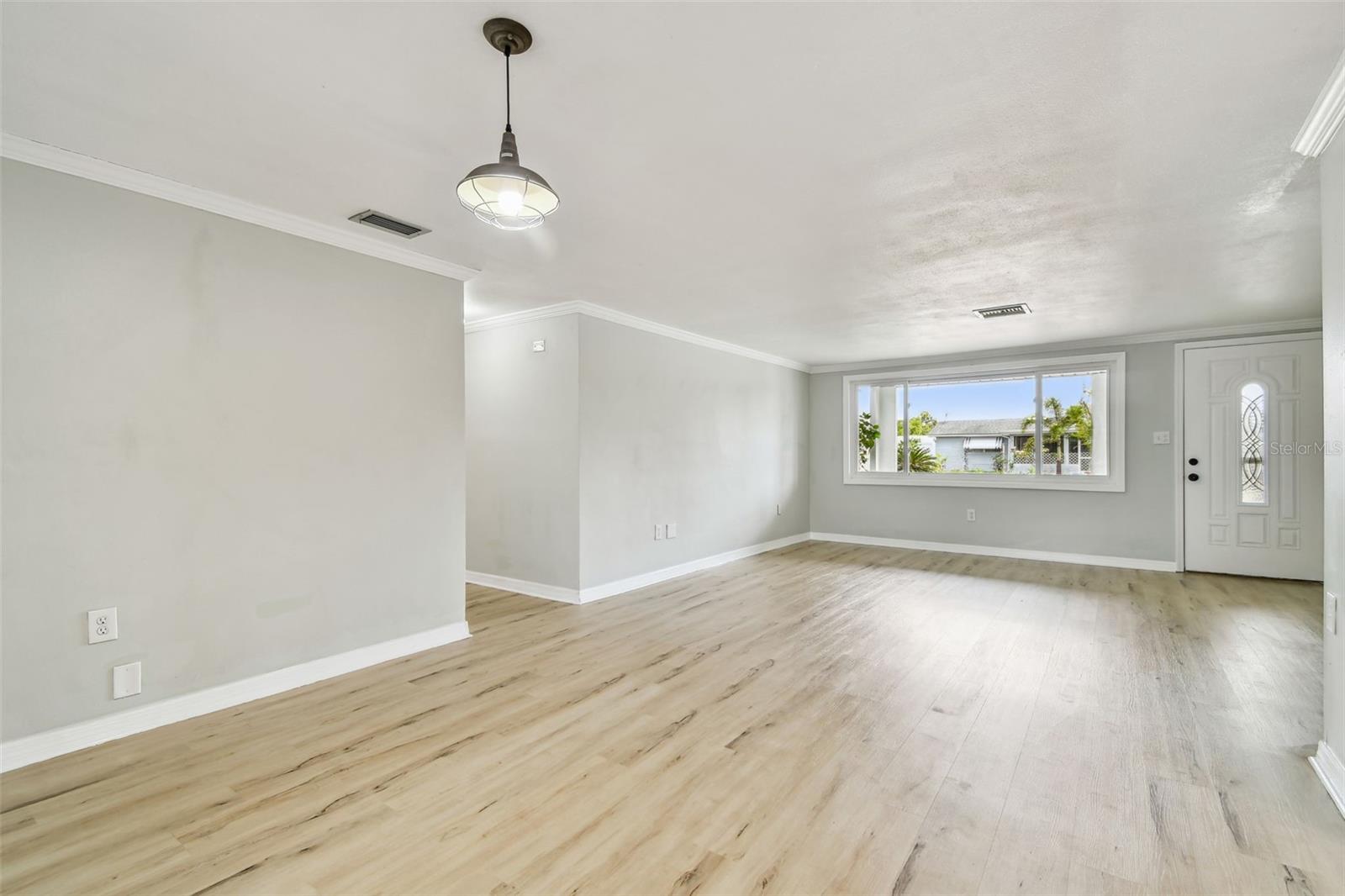 Virtually Staged Living/Dining
