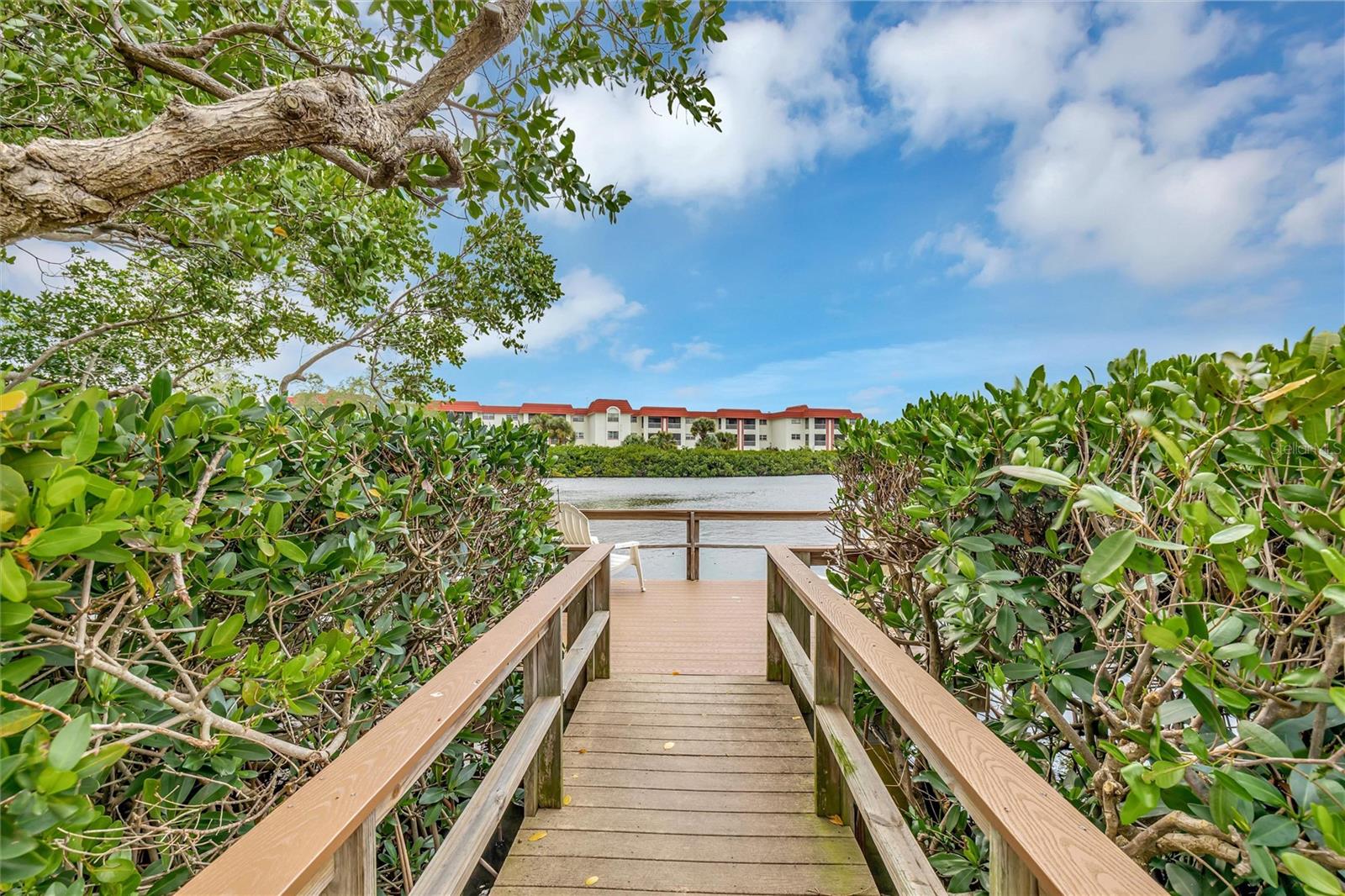 Fishing dock