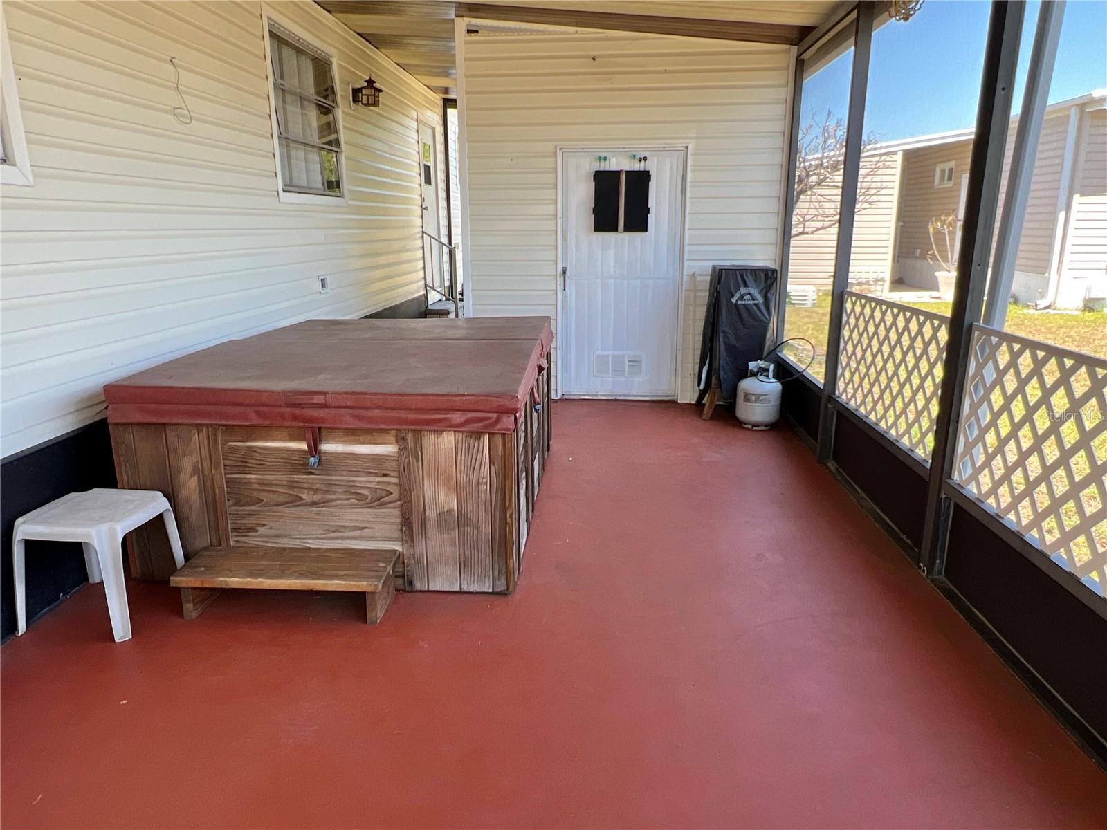 hot tub conveys