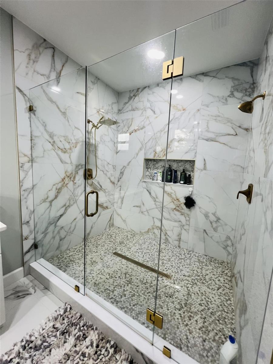 Double Shower in Master Bathroom
