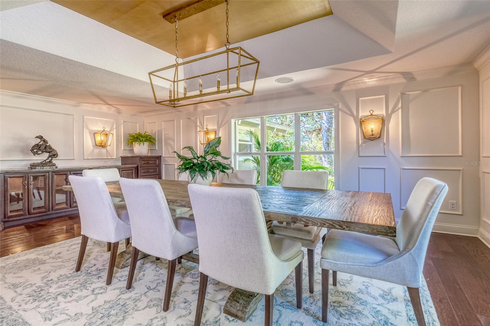 Spacious Dining Room