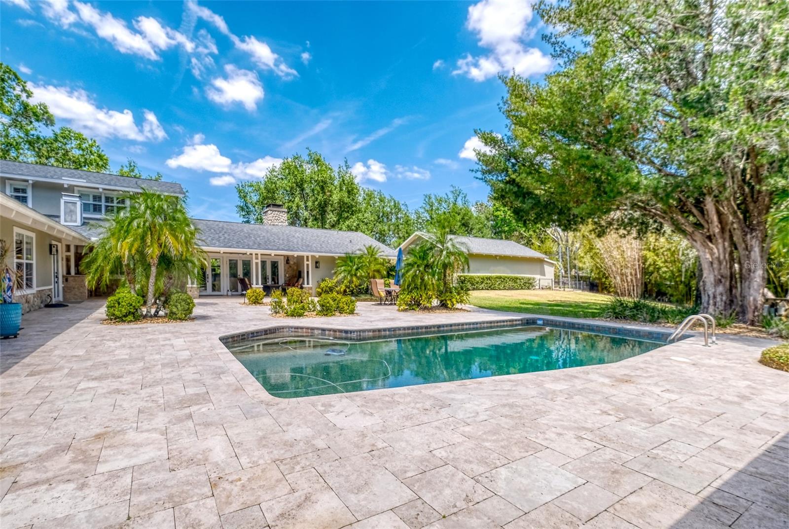 Beautiful Pool area
