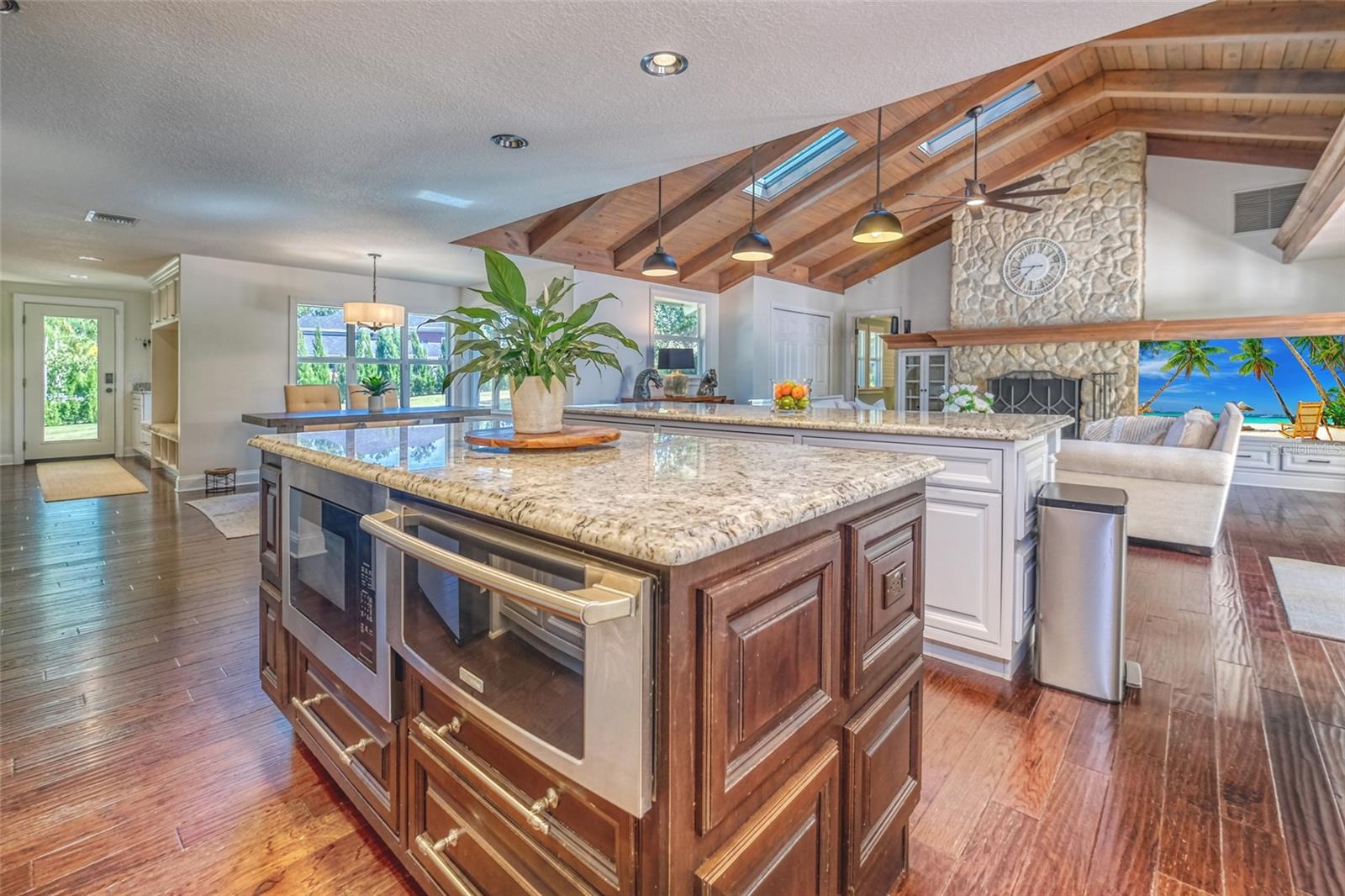 Additional entertaining and seating