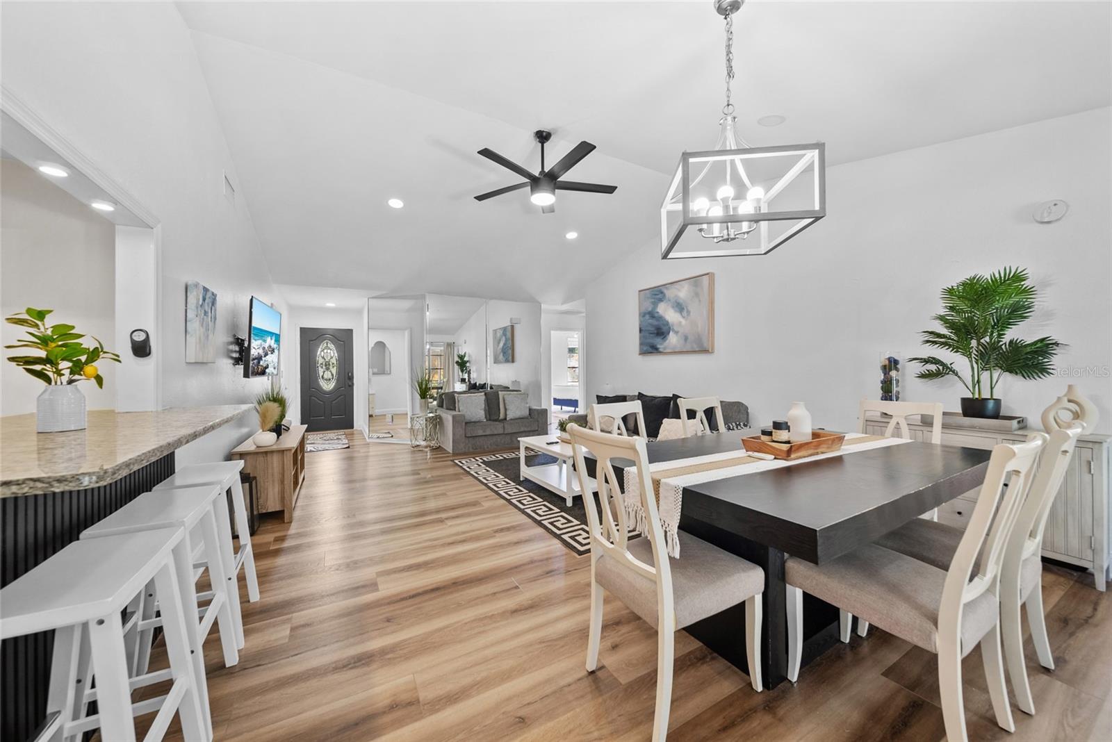 Dining/ Living room