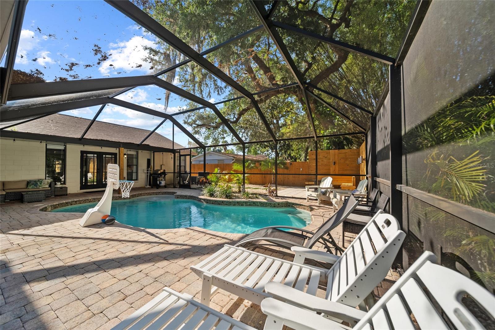 Enclosed lanai