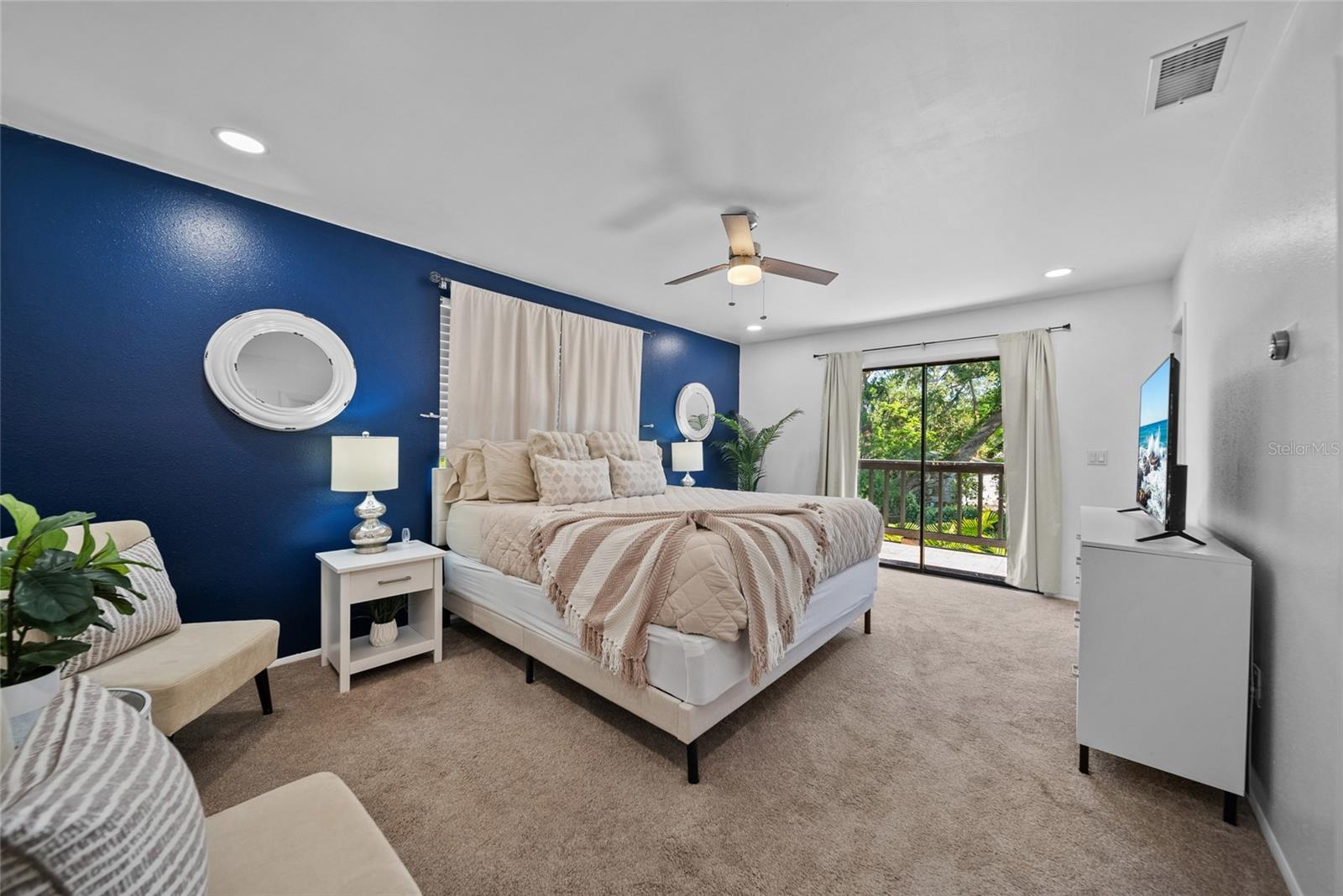 Upstairs primary bedroom