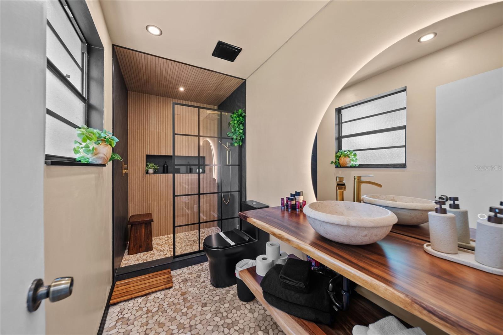 Upstairs primary bathroom