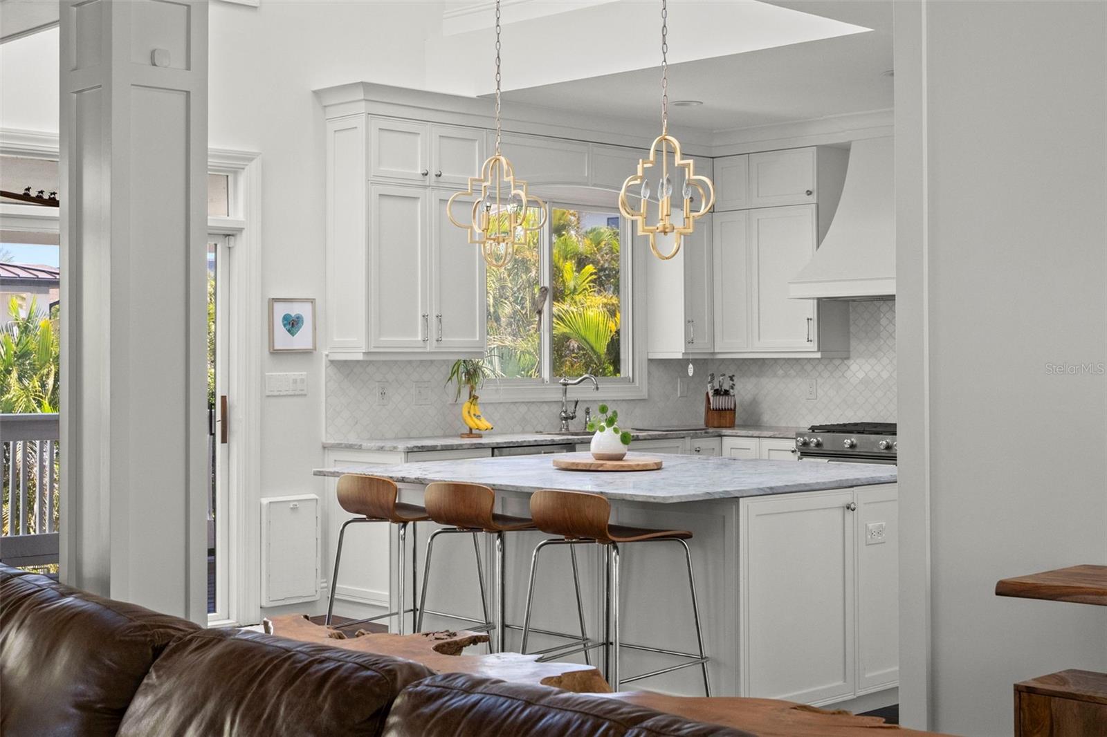living room/ kitchen