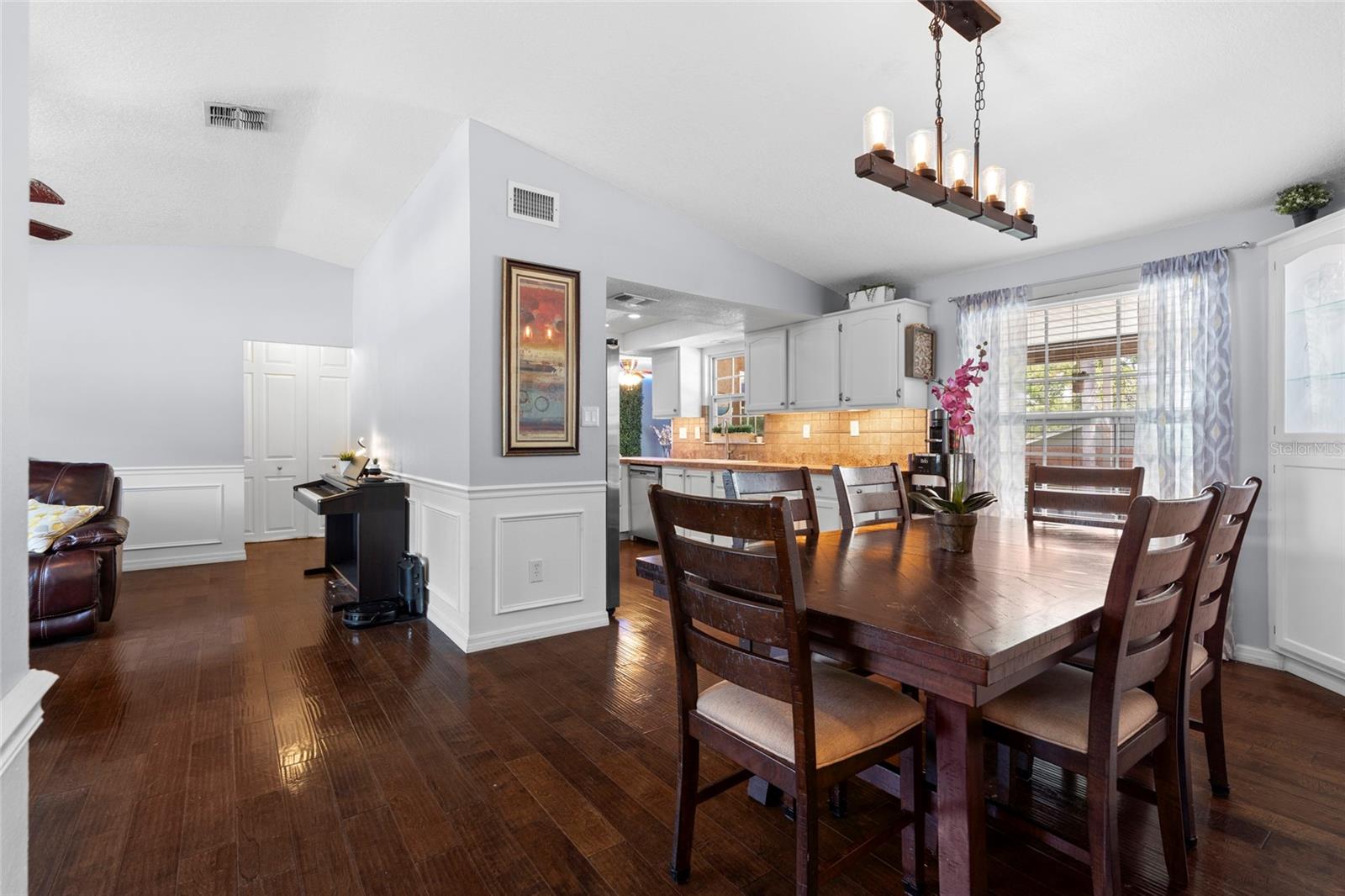 Living/dining/kitchen