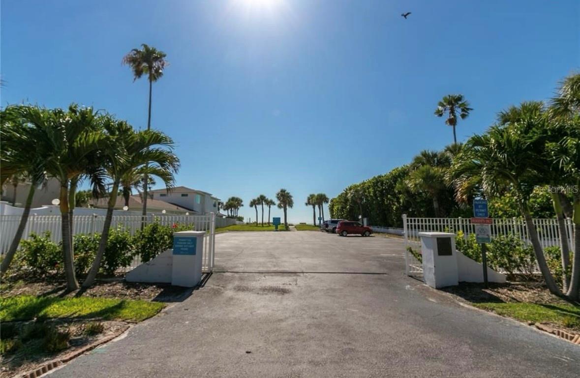 Parking for private beach