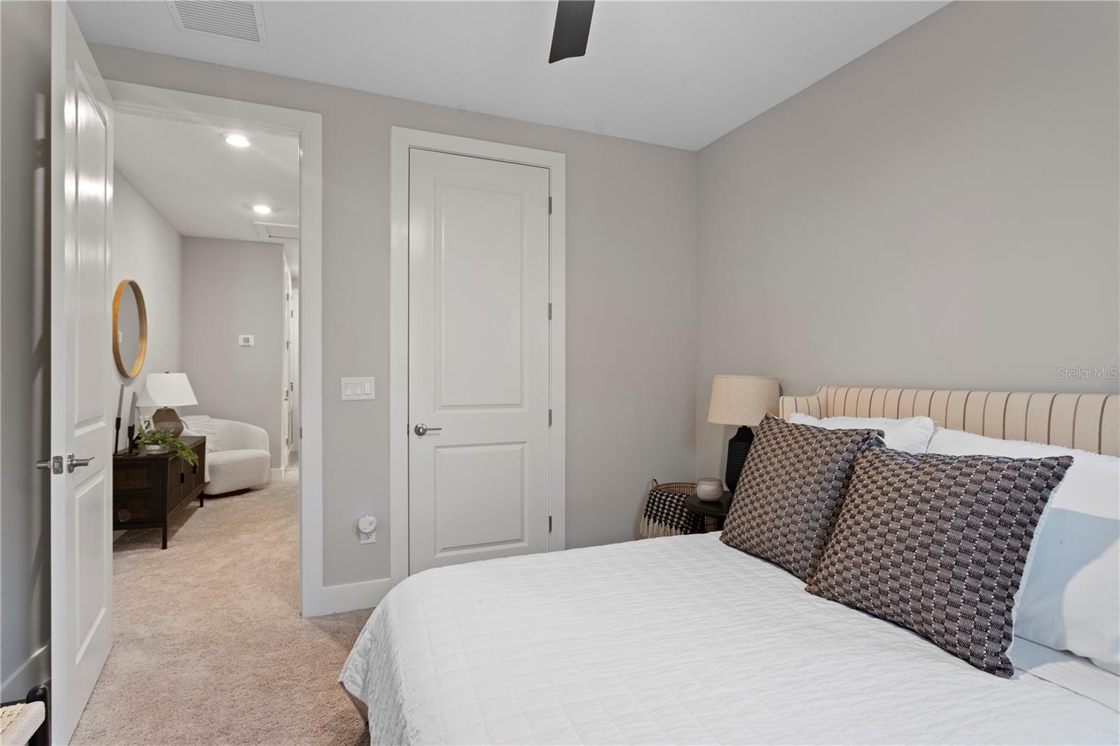 High ceiling and neutral paint ready for your decor!