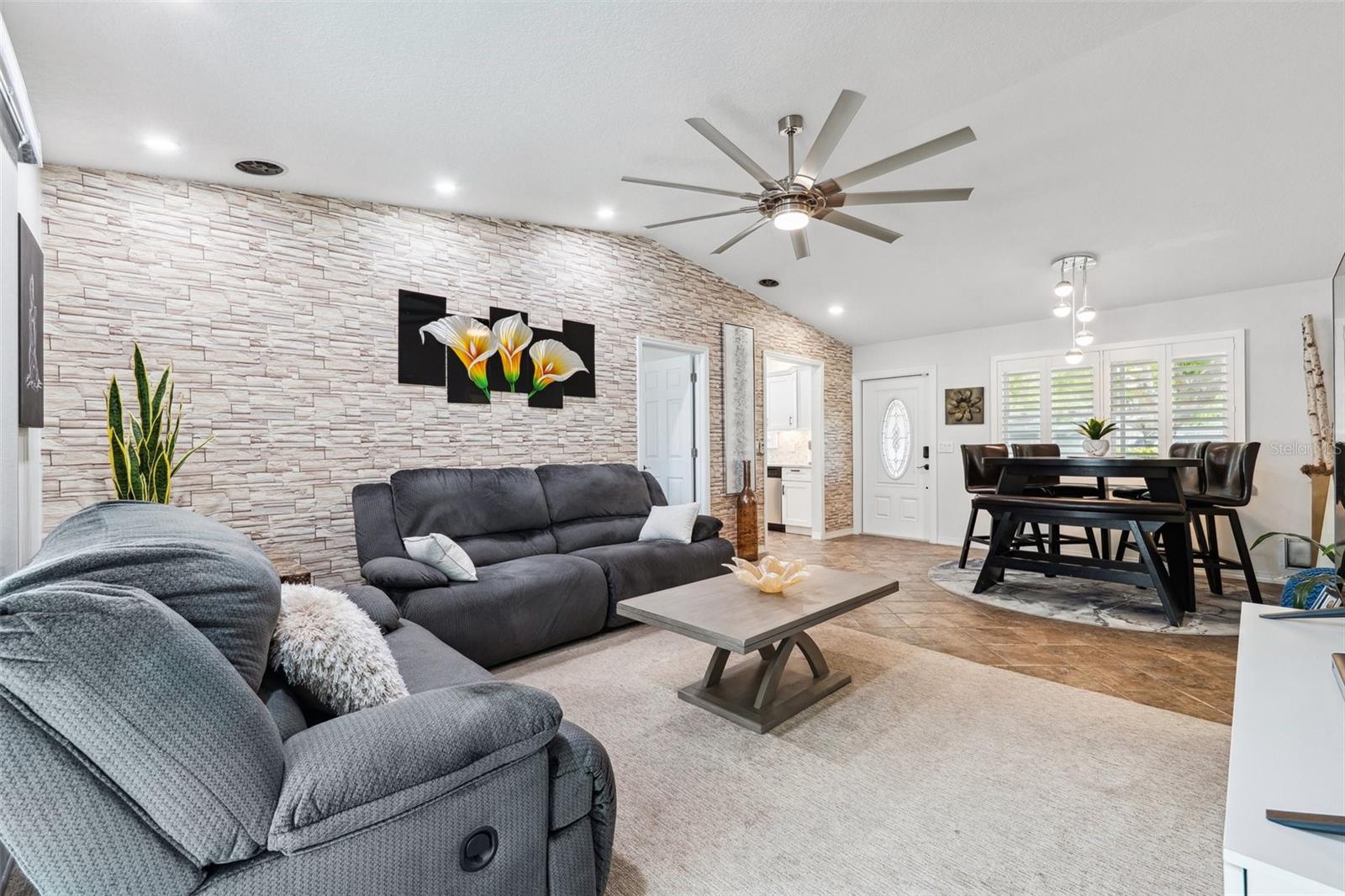 Spacious living room