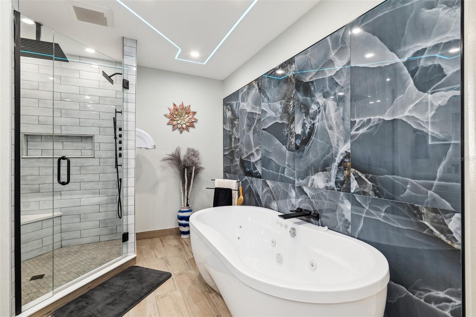 Primary bathroom--aka the spa-like bathroom of your dreams