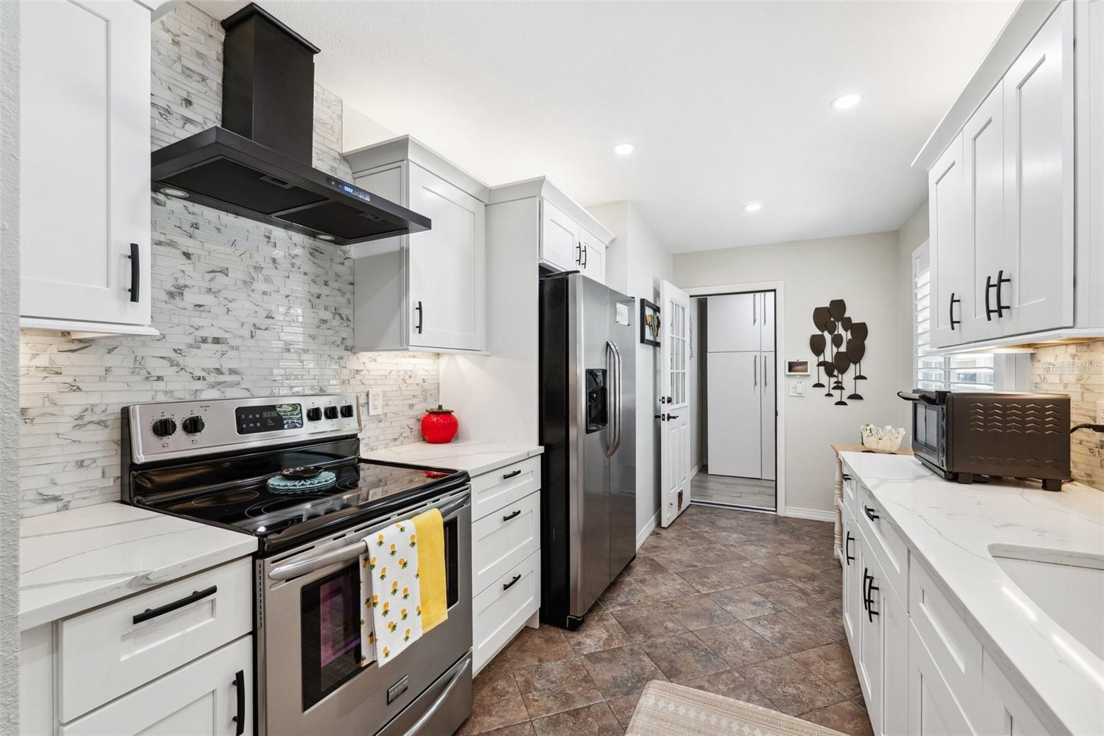 Updated kitchen and appliances