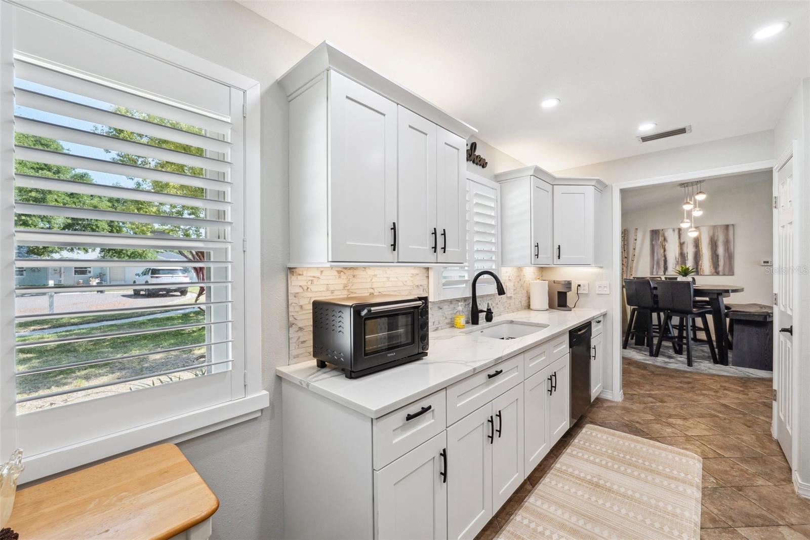 Gorgeously updated kitchen