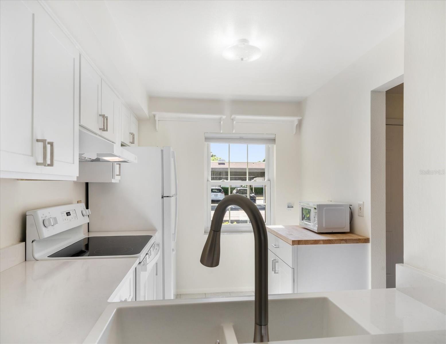 Light and bright Kitchen