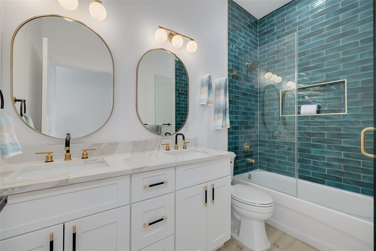 Hall bathroom with gorgeous fixtures!