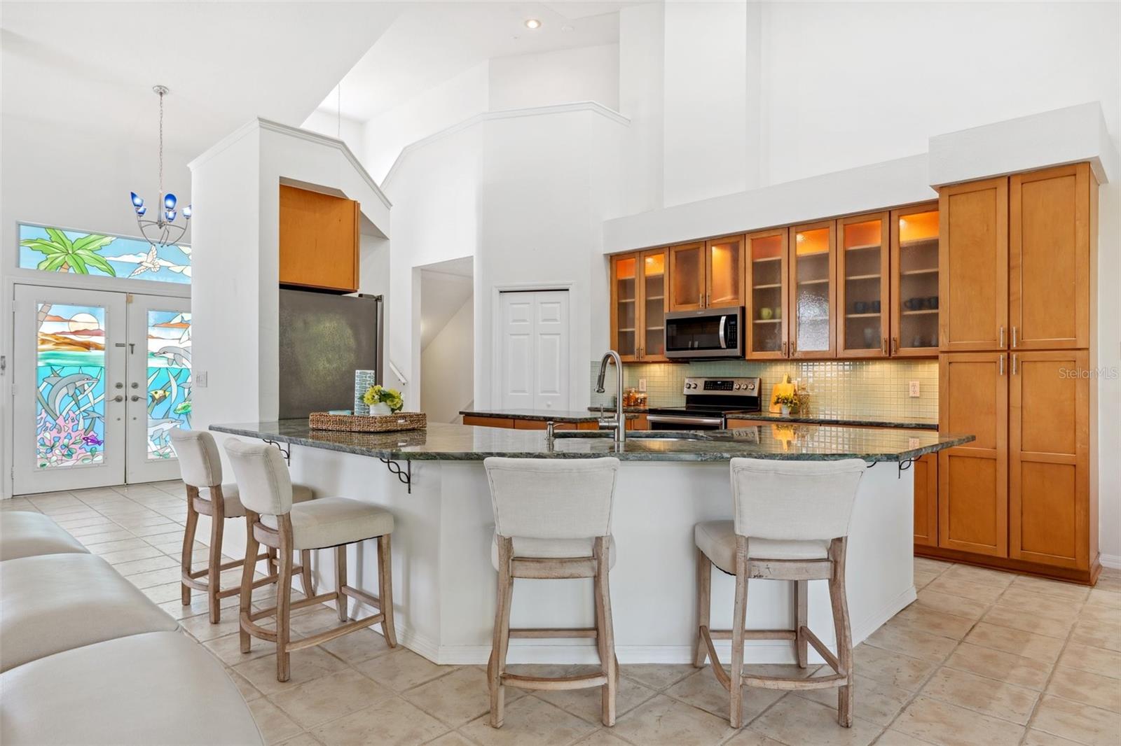 Kitchen with Eat-in Space