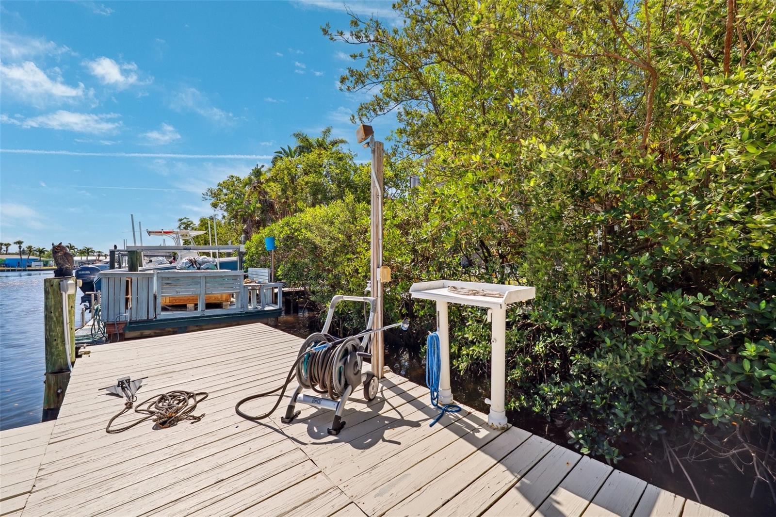 Dock with Electricity, Water and Cleaning Station