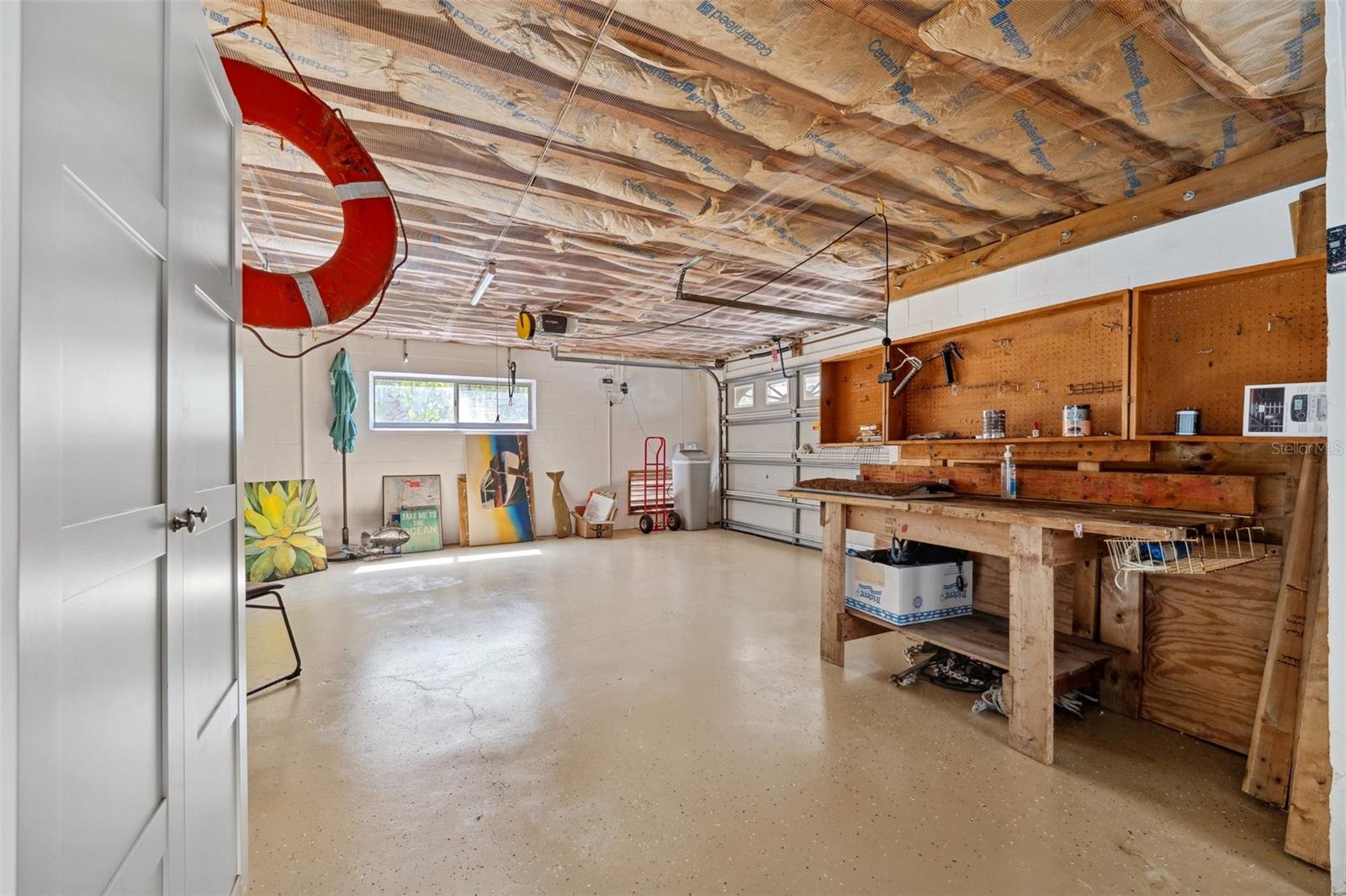 Split Garage with Workbench