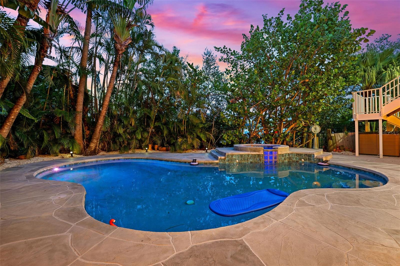 Gorgeous Pool and Spa
