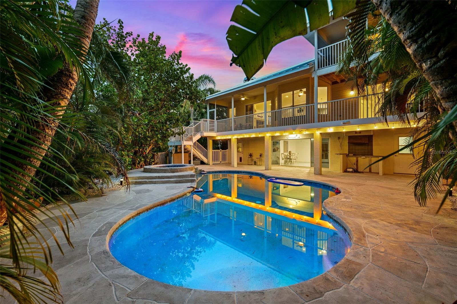 Gorgeous Pool and Spa