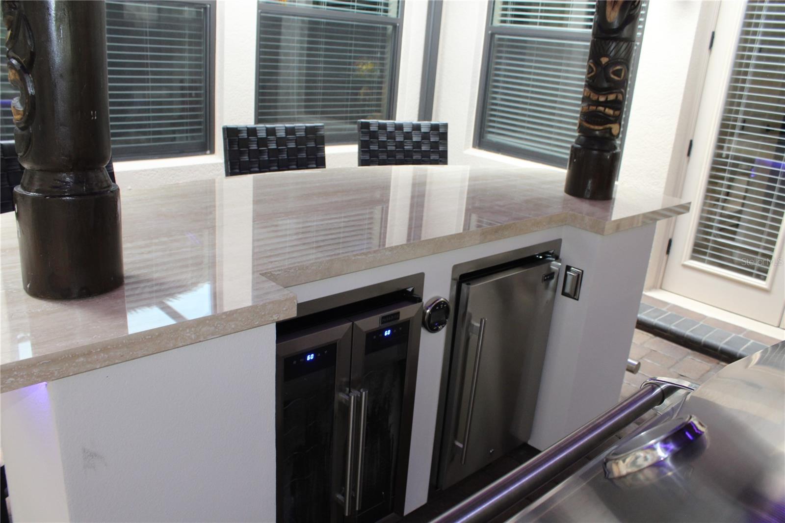out door kitchen