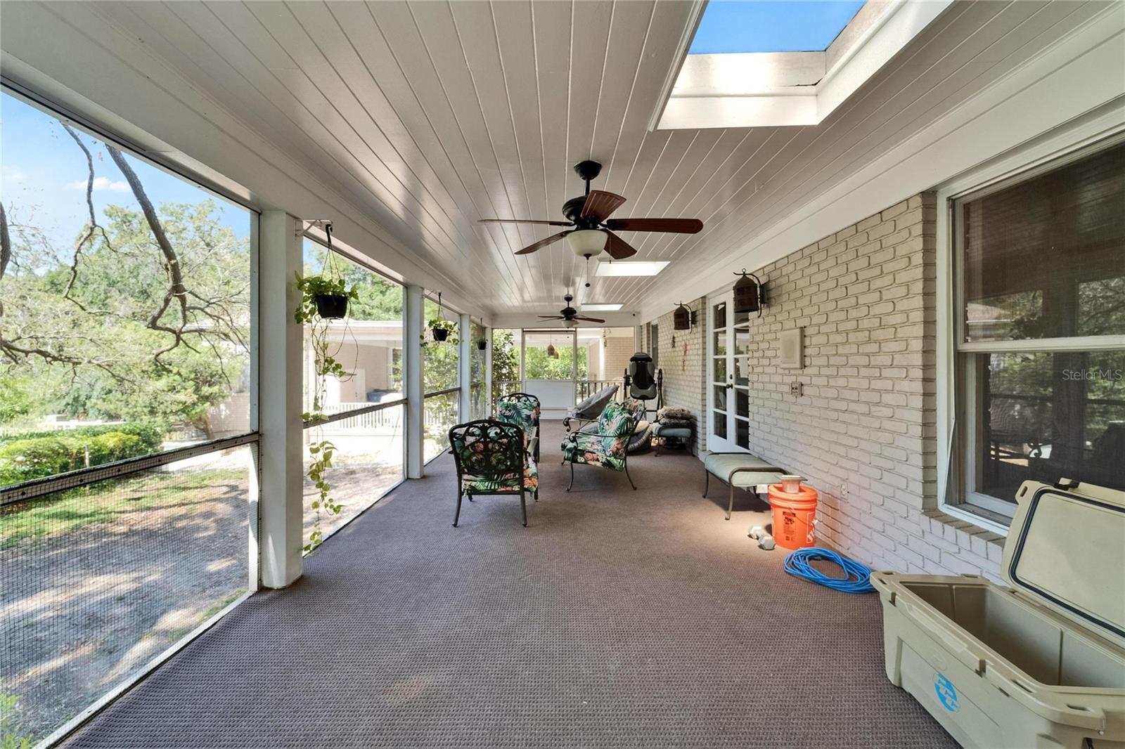 Lanai has (4) Skylights