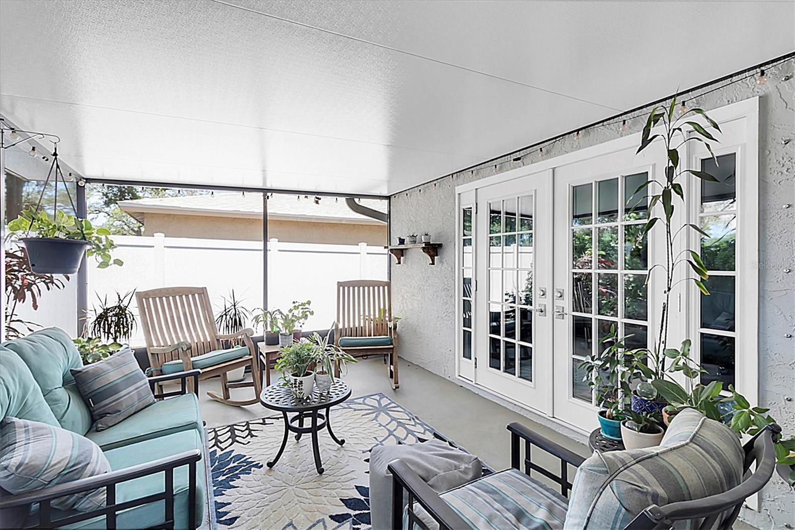 Screened in porch