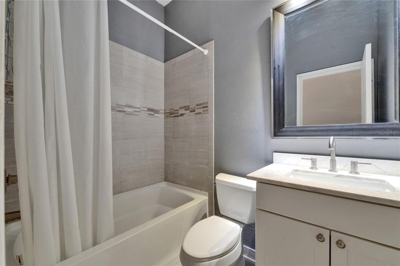 Guest bathroom third floor